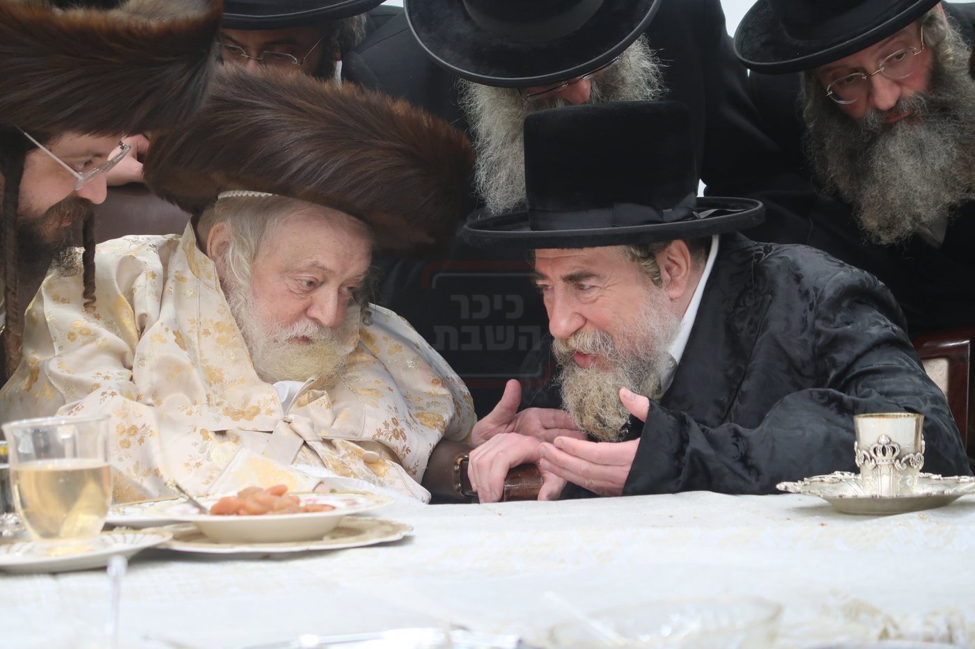 האדמו"ר מרחמסטריווקא בשמחת בית תולדות אברהם יצחק