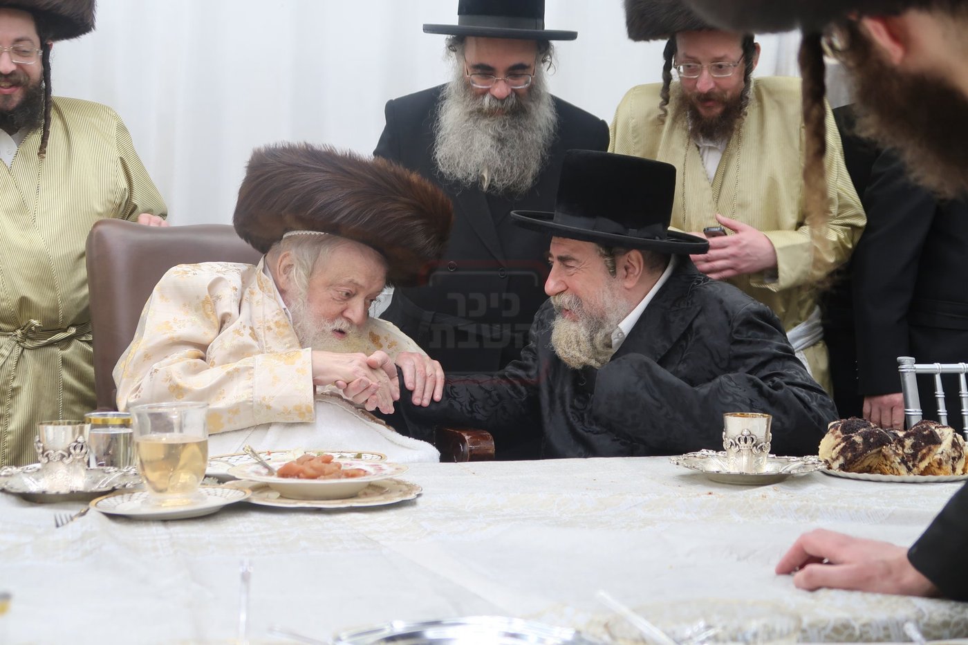 האדמו"ר מרחמסטריווקא בשמחת בית תולדות אברהם יצחק