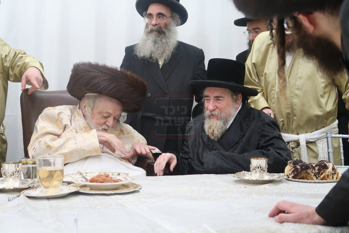 האדמו"ר מרחמסטריווקא בשמחת בית תולדות אברהם יצחק