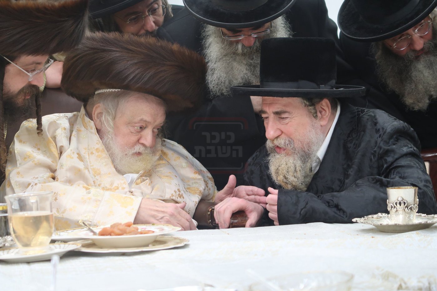 האדמו"ר מרחמסטריווקא בשמחת בית תולדות אברהם יצחק