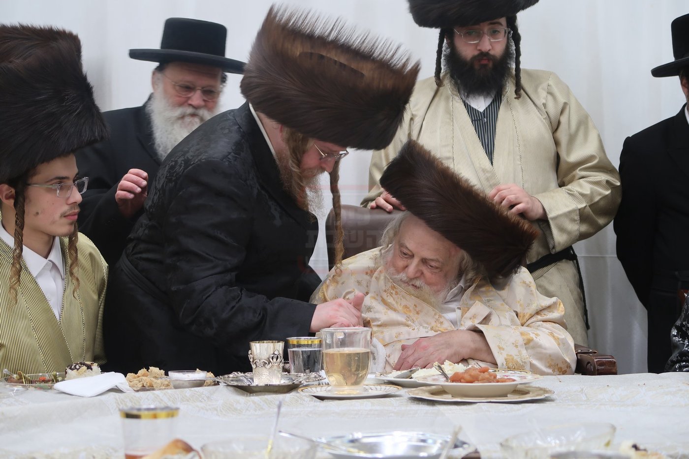 האדמו"ר מויז'ניץ בית שמש בשמחת בית תולדות אברהם יצחק