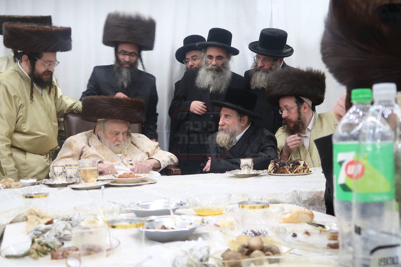 האדמו"ר מרחמסטריווקא בשמחת בית תולדות אברהם יצחק