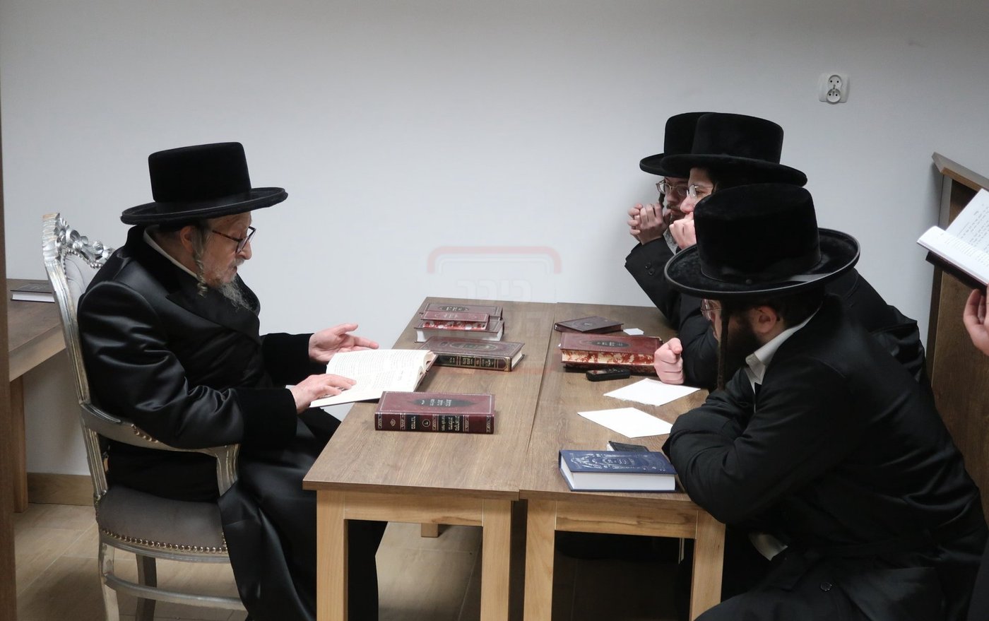 האדמו"ר מסקאליע במסע הקודש לפולין