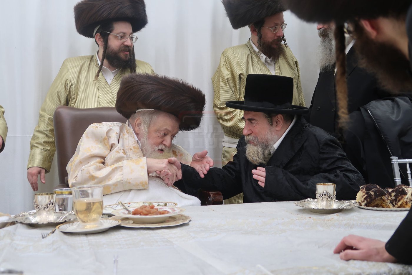 האדמו"ר מרחמסטריווקא בשמחת בית תולדות אברהם יצחק