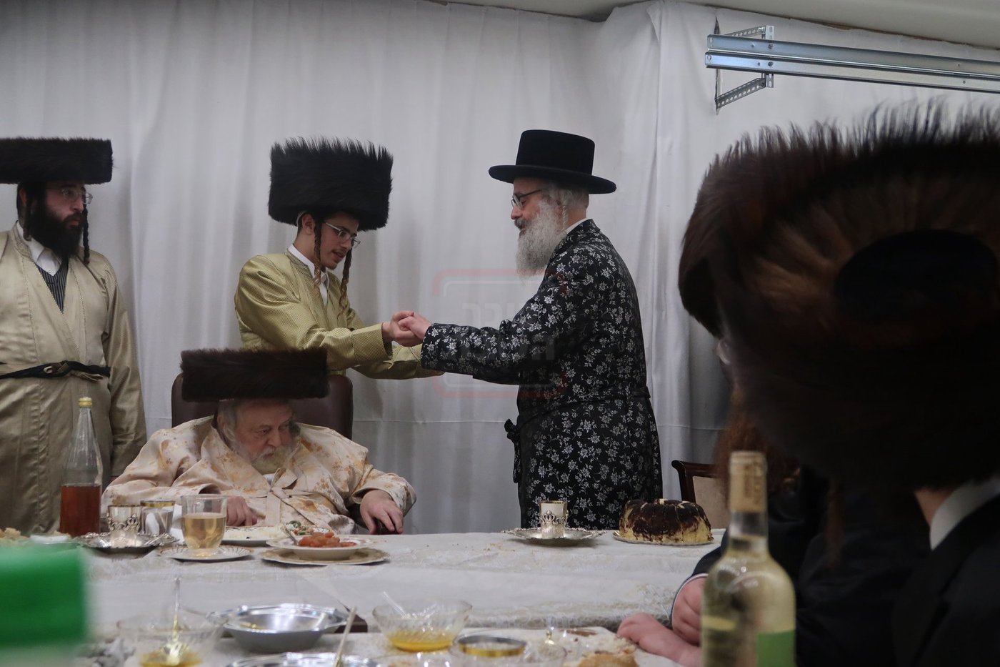 האדמו"ר מויז'ניץ בית שמש בשמחת בית תולדות אברהם יצחק