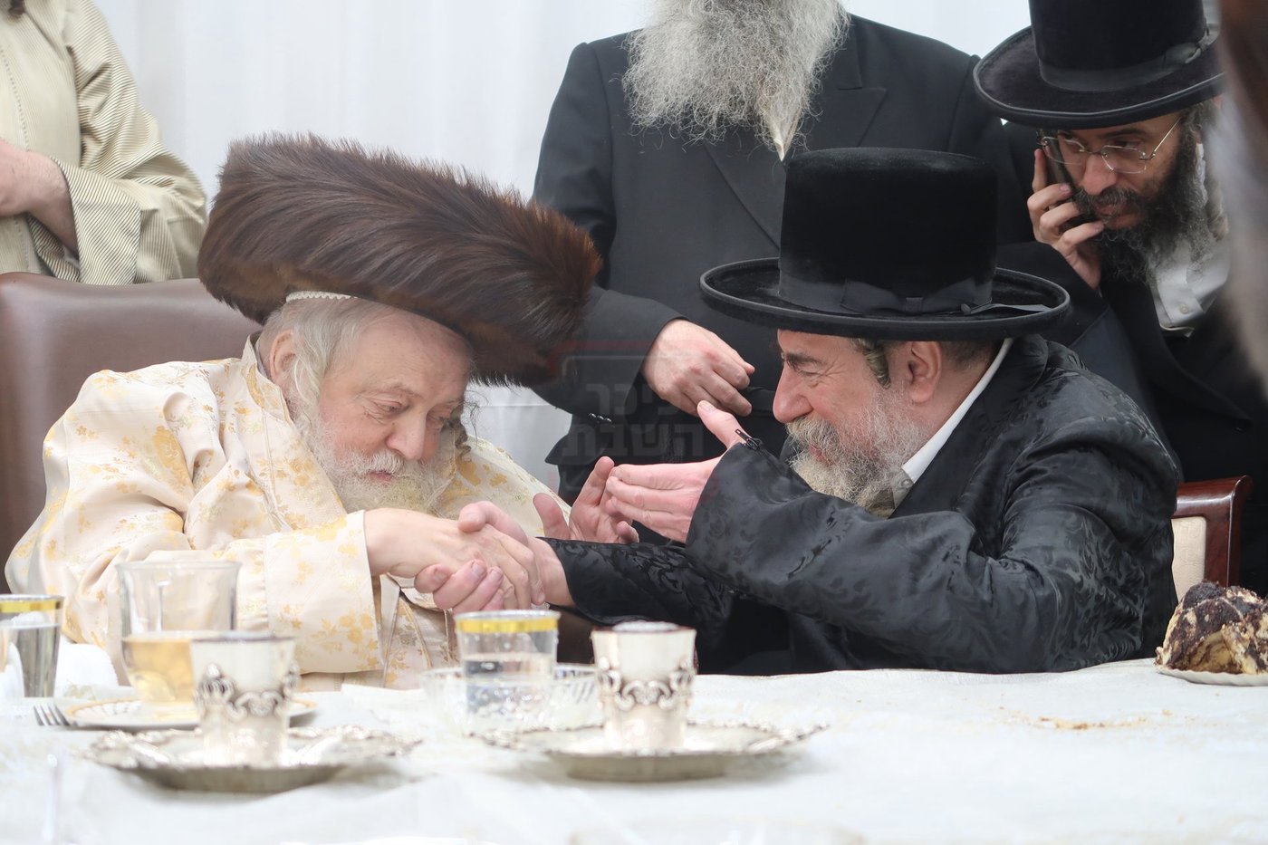 האדמו"ר מרחמסטריווקא בשמחת בית תולדות אברהם יצחק