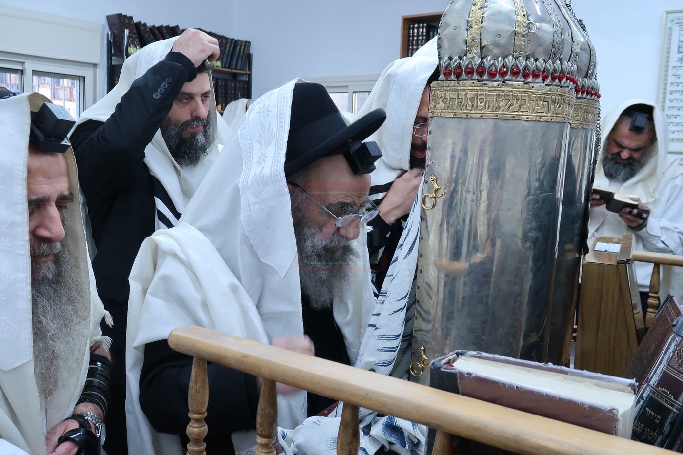 ר"ח ניסן אצל הגאון רבי משה צדקה