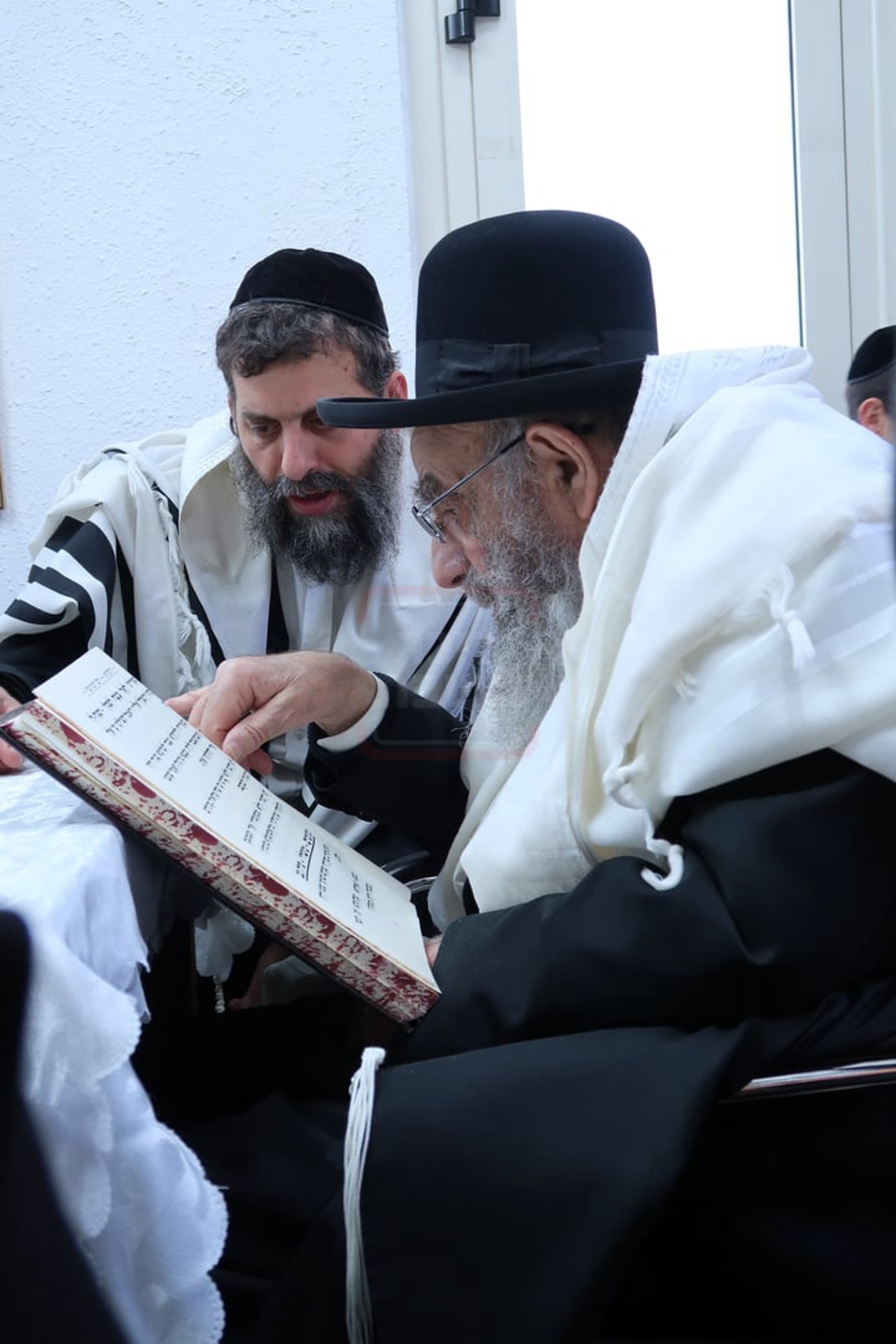 ר"ח ניסן אצל הגאון רבי משה צדקה