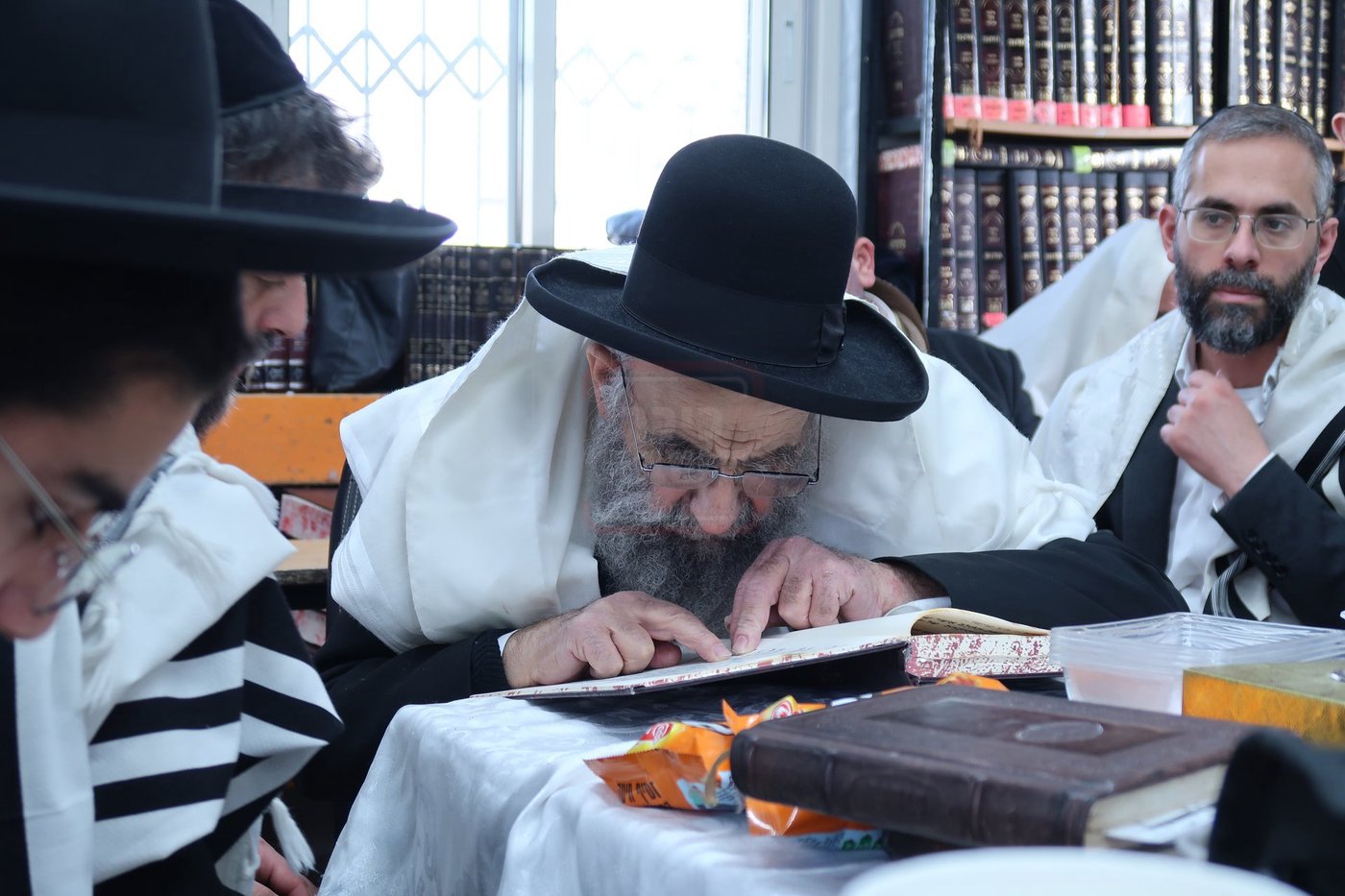 ר"ח ניסן אצל הגאון רבי משה צדקה