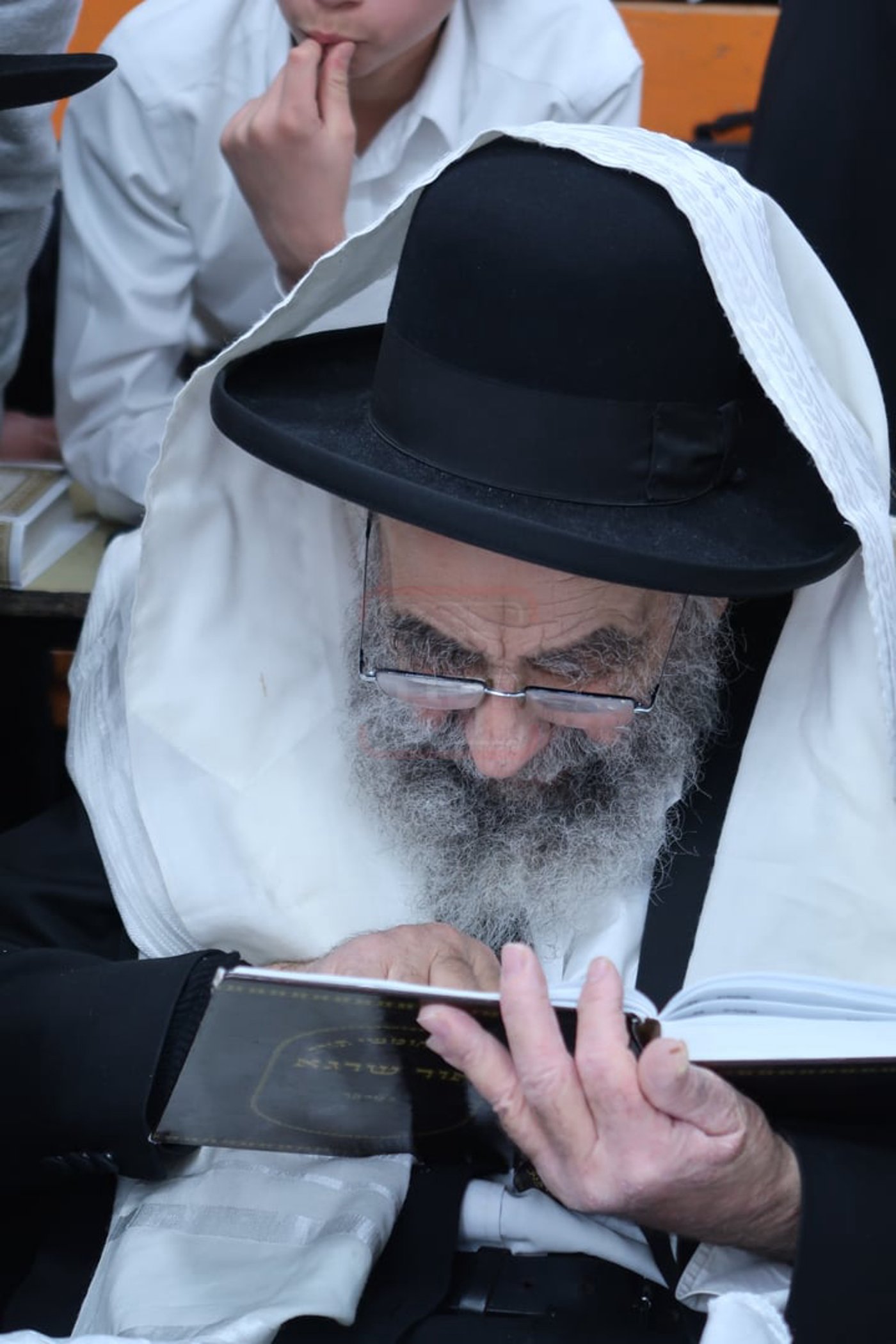 ר"ח ניסן אצל הגאון רבי משה צדקה