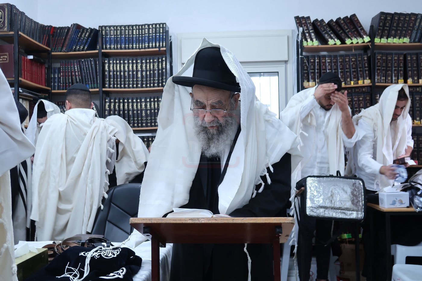 ר"ח ניסן אצל הגאון רבי משה צדקה