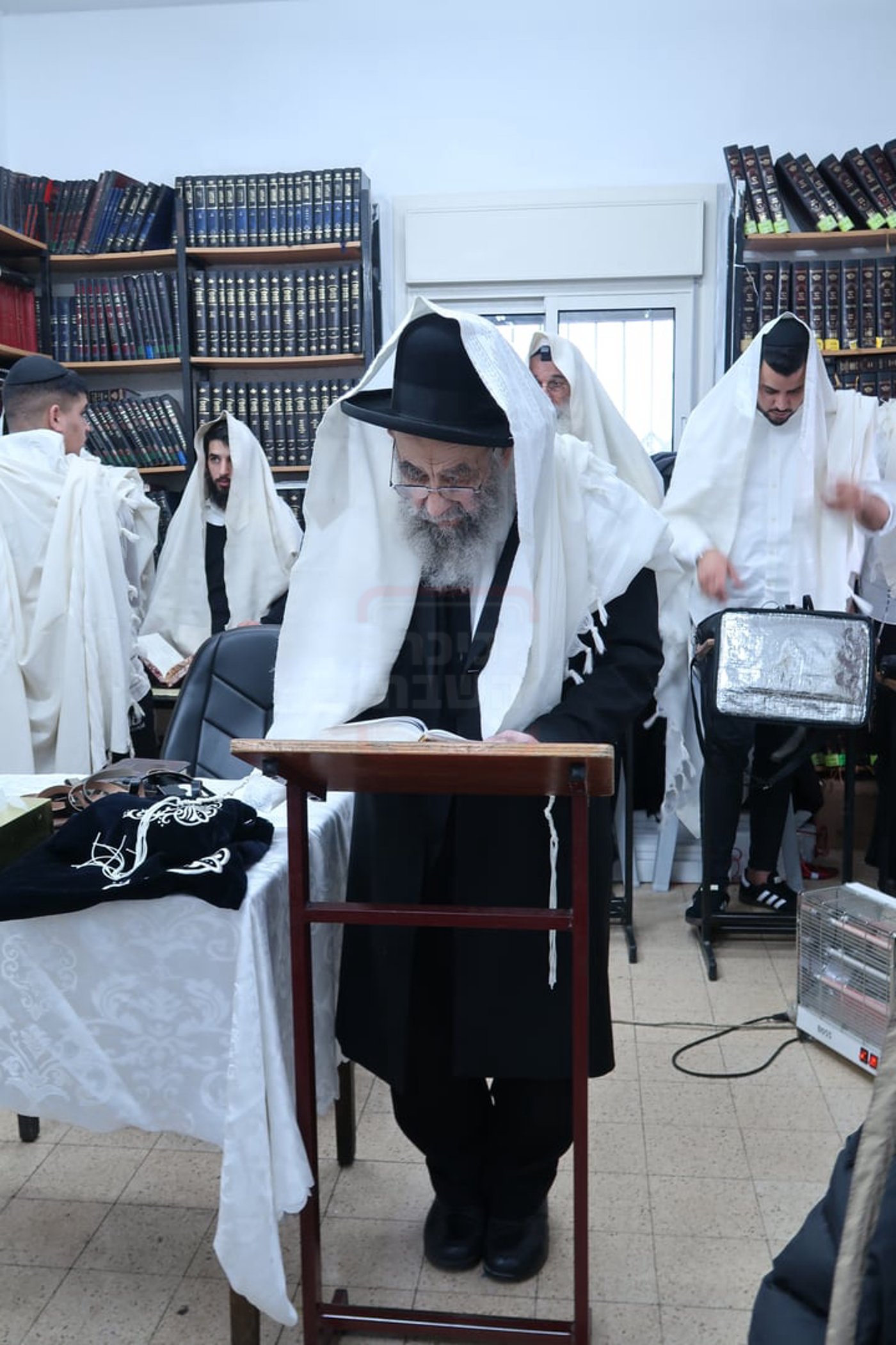 ר"ח ניסן אצל הגאון רבי משה צדקה