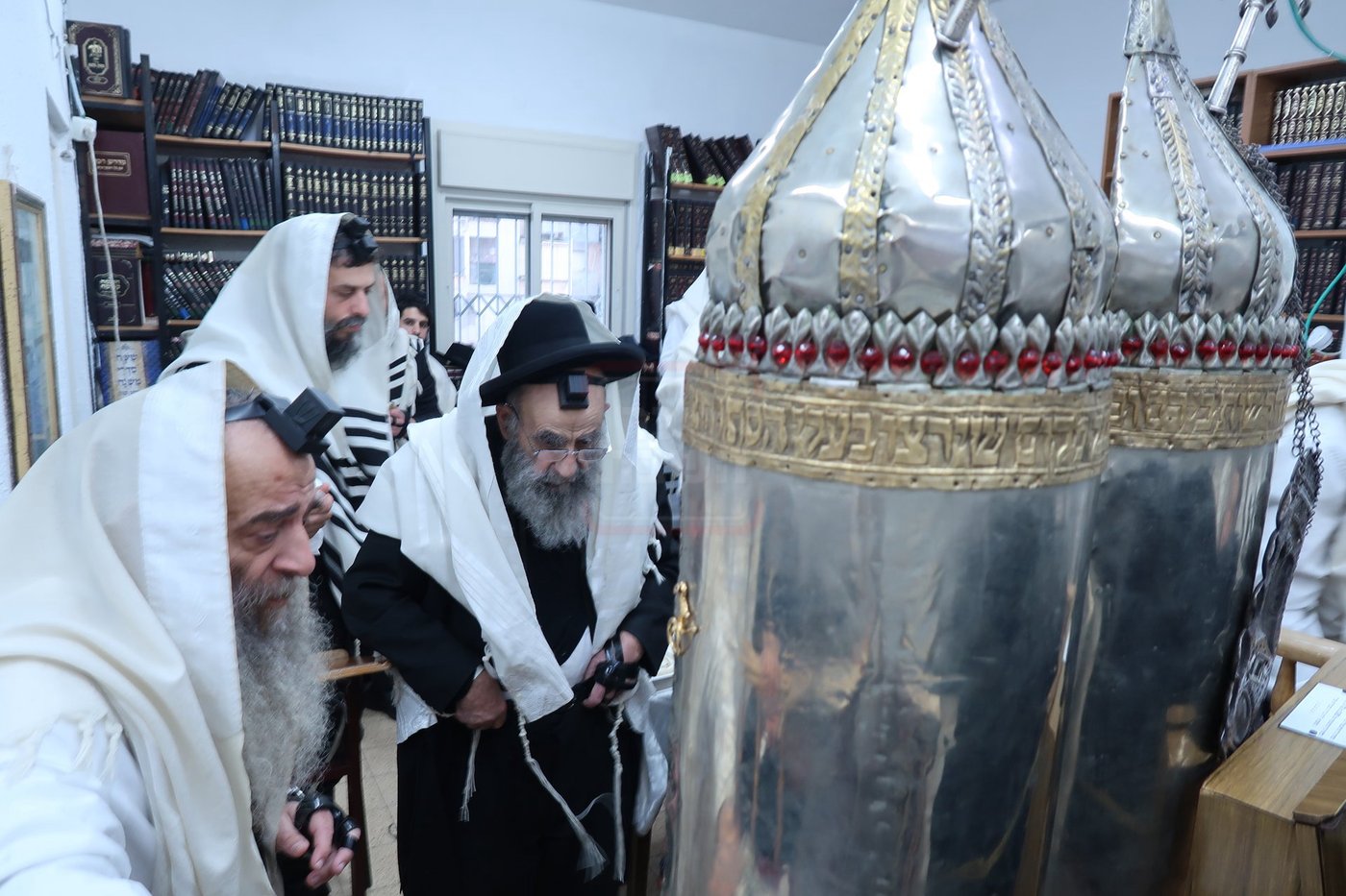 ר"ח ניסן אצל הגאון רבי משה צדקה