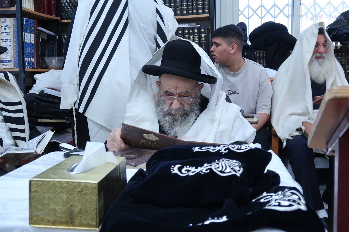 ר"ח ניסן אצל הגאון רבי משה צדקה