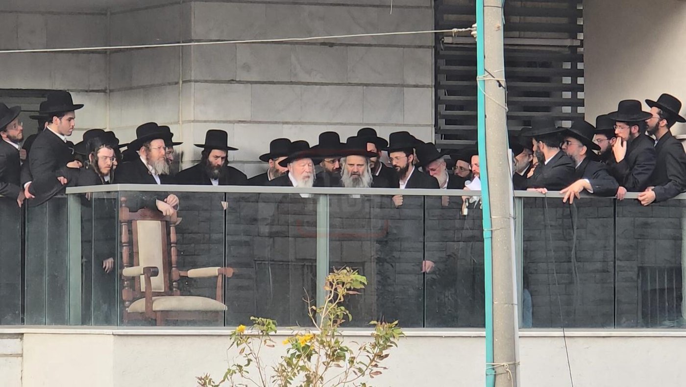 זיידל'ע חובק עולם | מהמסוק בראדומסק ועד הסוכריות בבעלזא!