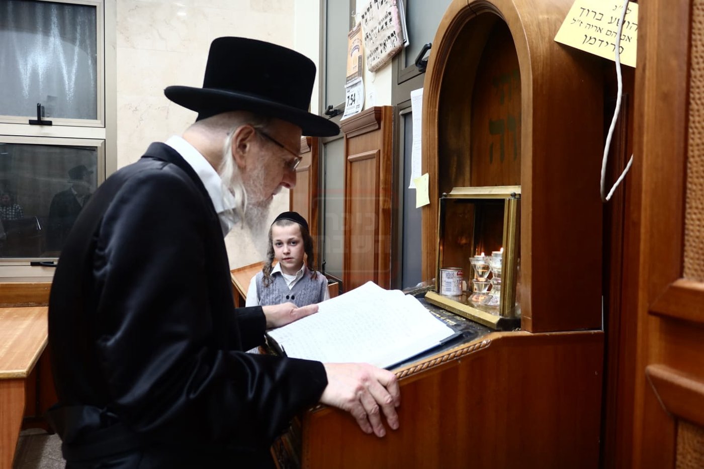 הילולא קדישא באוז'רוב