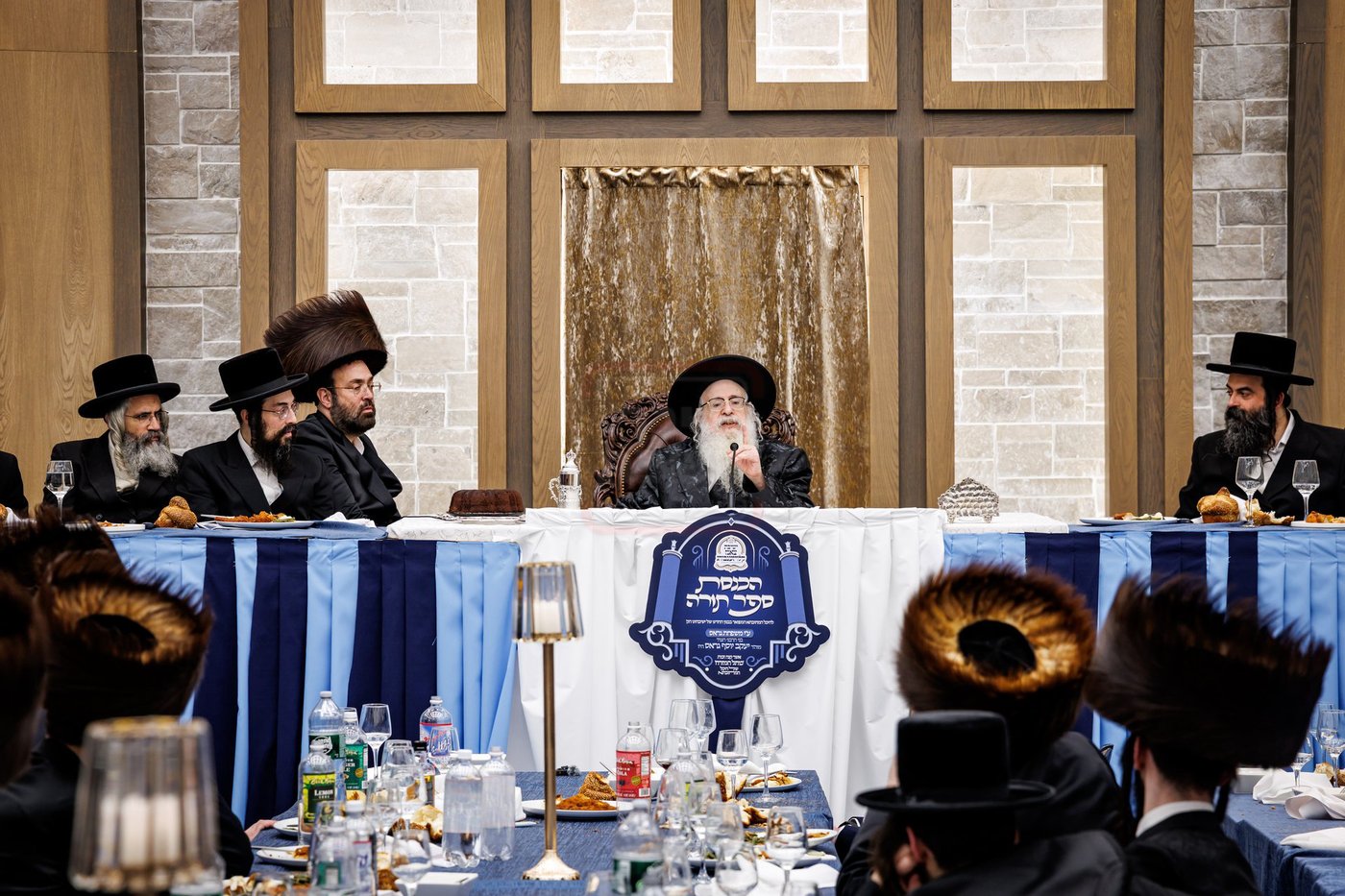 הכנסת ספר תורה בצאנז קלויזנבורג