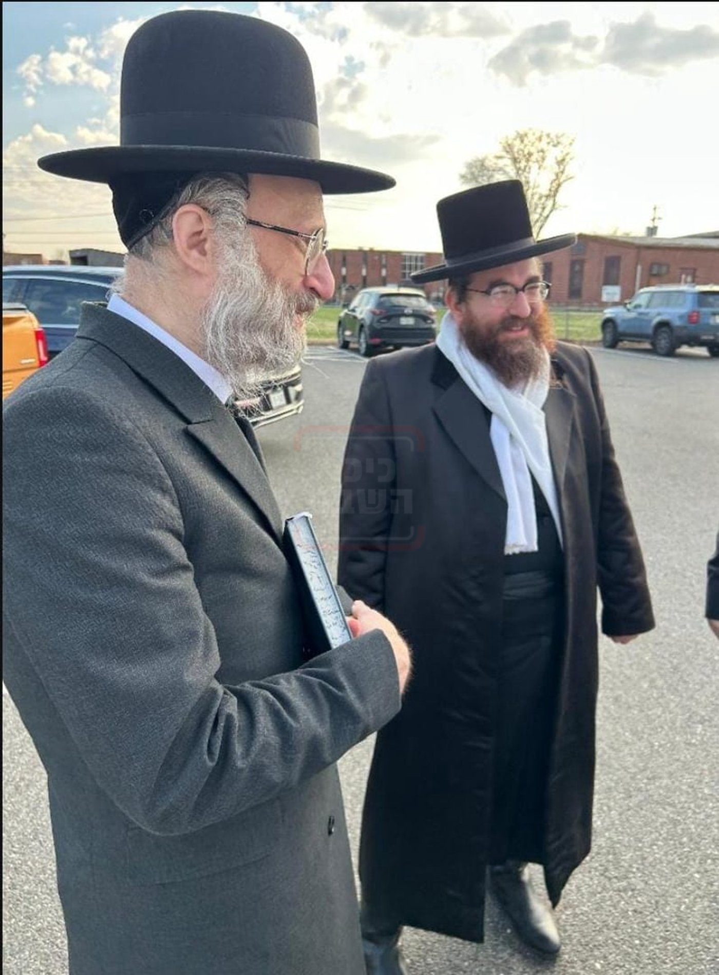 הרה"צ רבי חיים מאיר טווערסקי בביקור בכלא 'פורט דיקס'