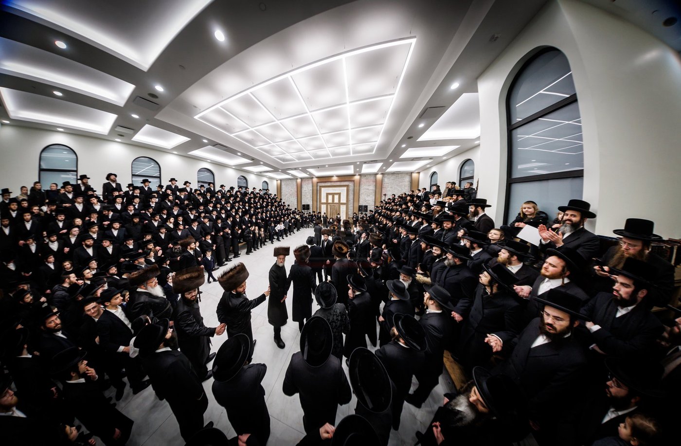 הכנסת ספר תורה בצאנז קלויזנבורג