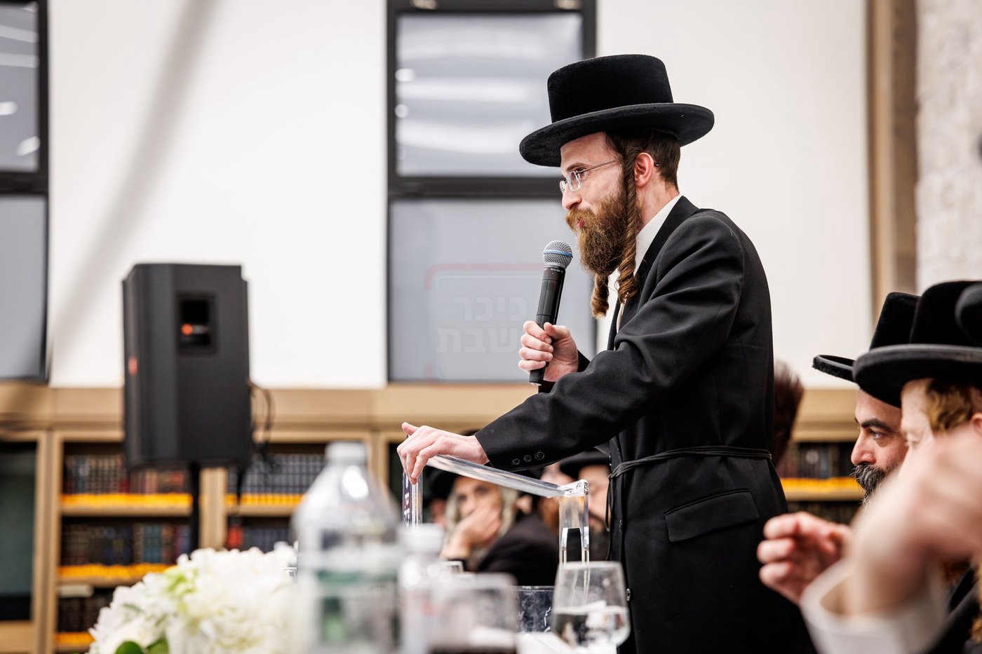 הכנסת ספר תורה בצאנז קלויזנבורג