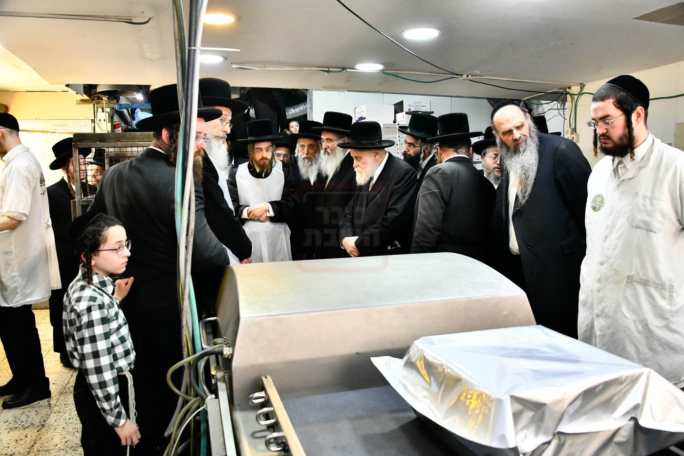 האדמו"ר מסאדיגורה באפיית המצות 