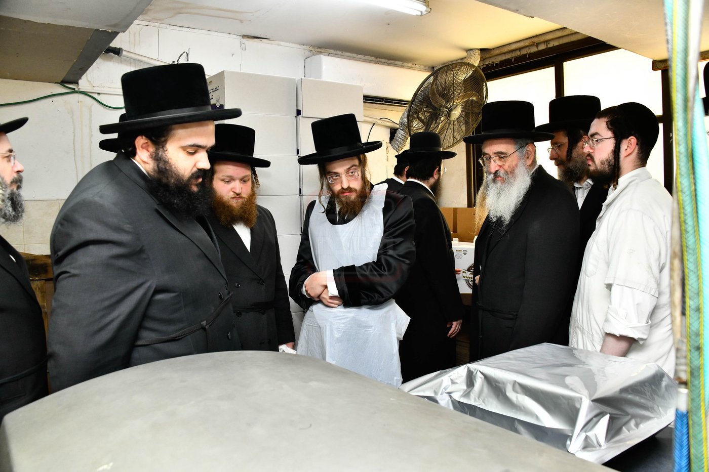 האדמו"ר מסאדיגורה באפיית המצות 