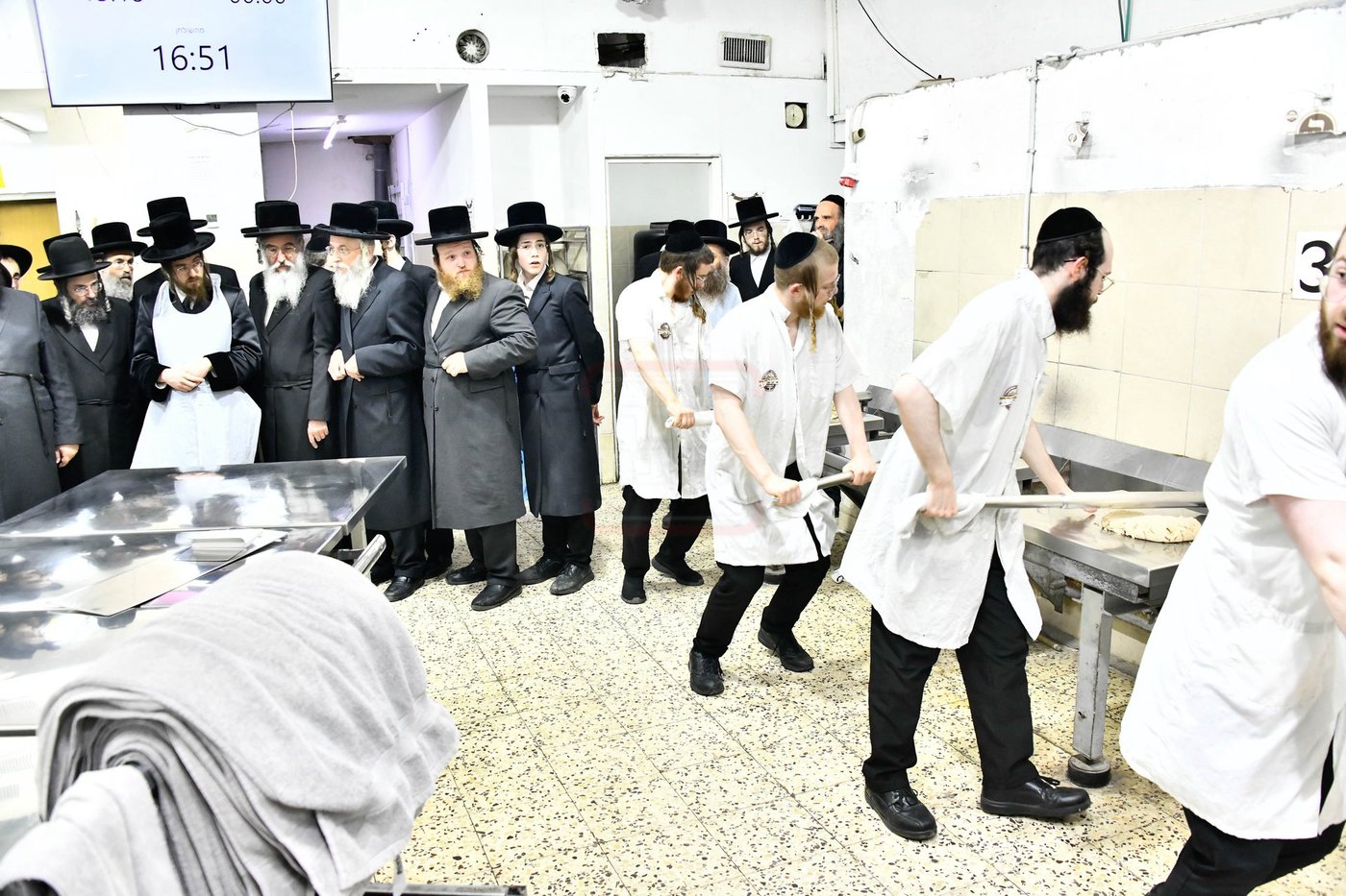 האדמו"ר מסאדיגורה באפיית המצות 