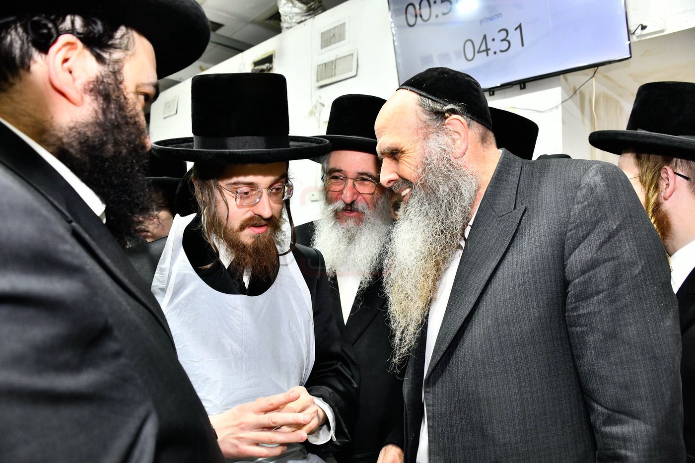 האדמו"ר מסאדיגורה באפיית המצות 