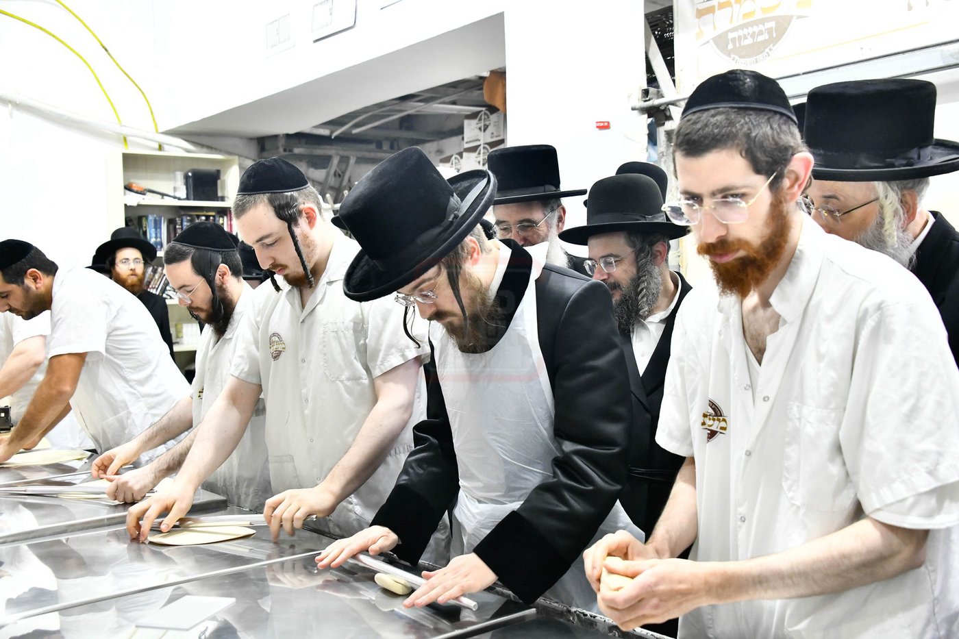 האדמו"ר מסאדיגורה באפיית המצות 