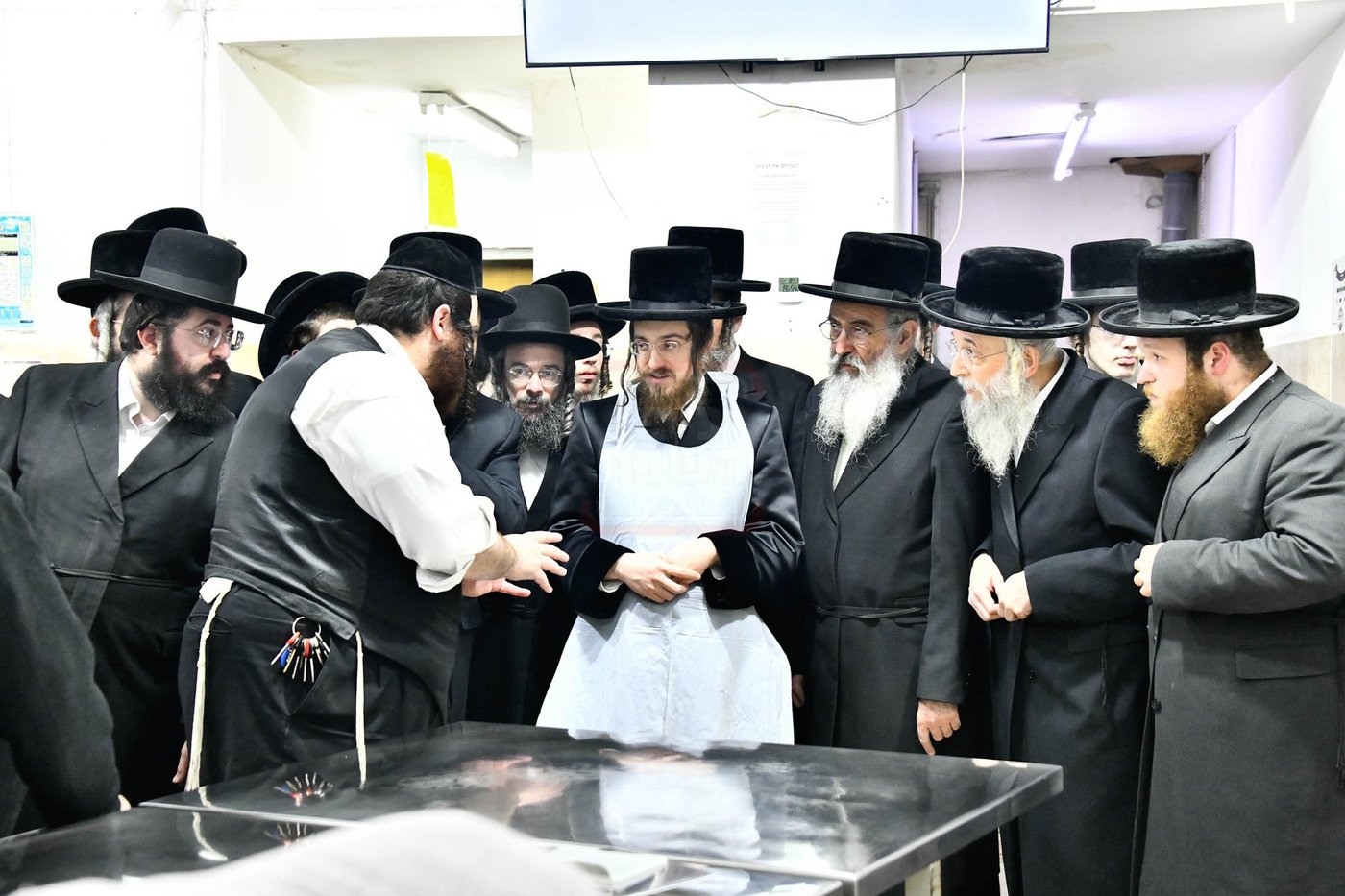 האדמו"ר מסאדיגורה באפיית המצות 