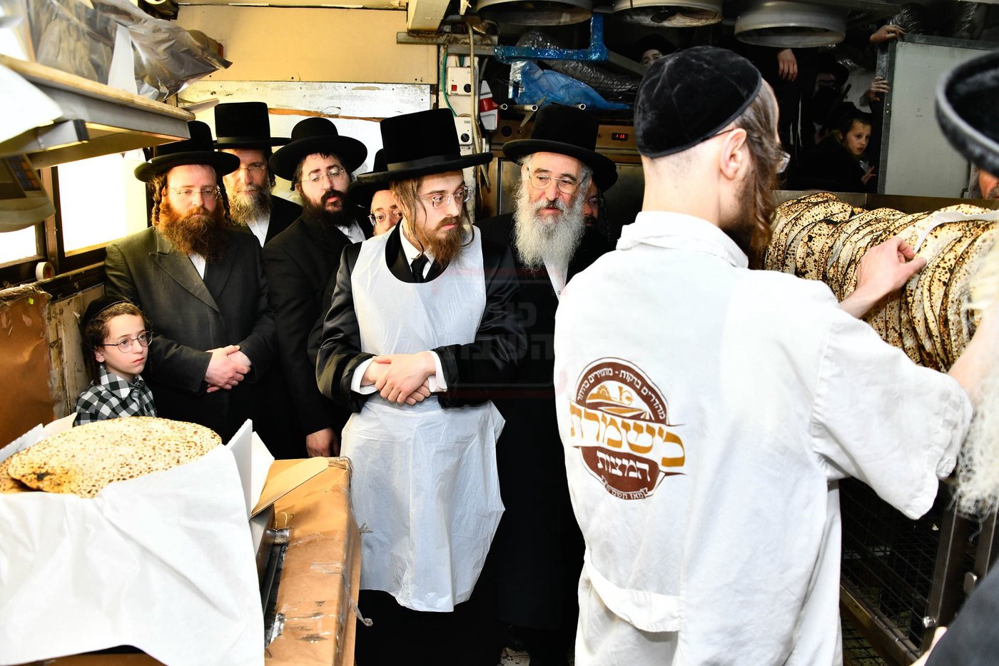 האדמו"ר מסאדיגורה באפיית המצות 