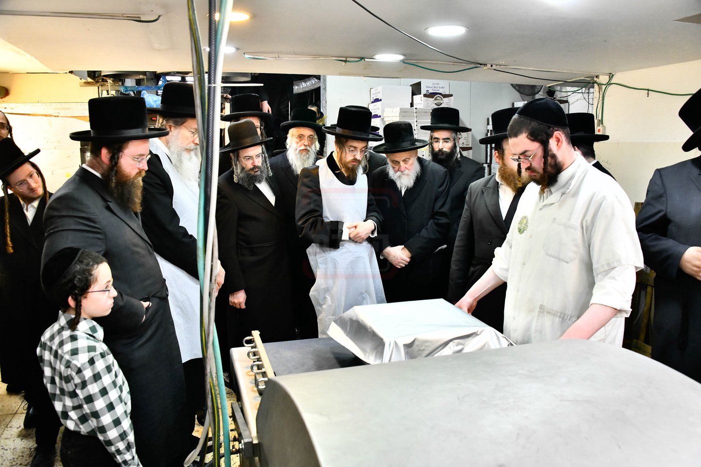 האדמו"ר מסאדיגורה באפיית המצות 