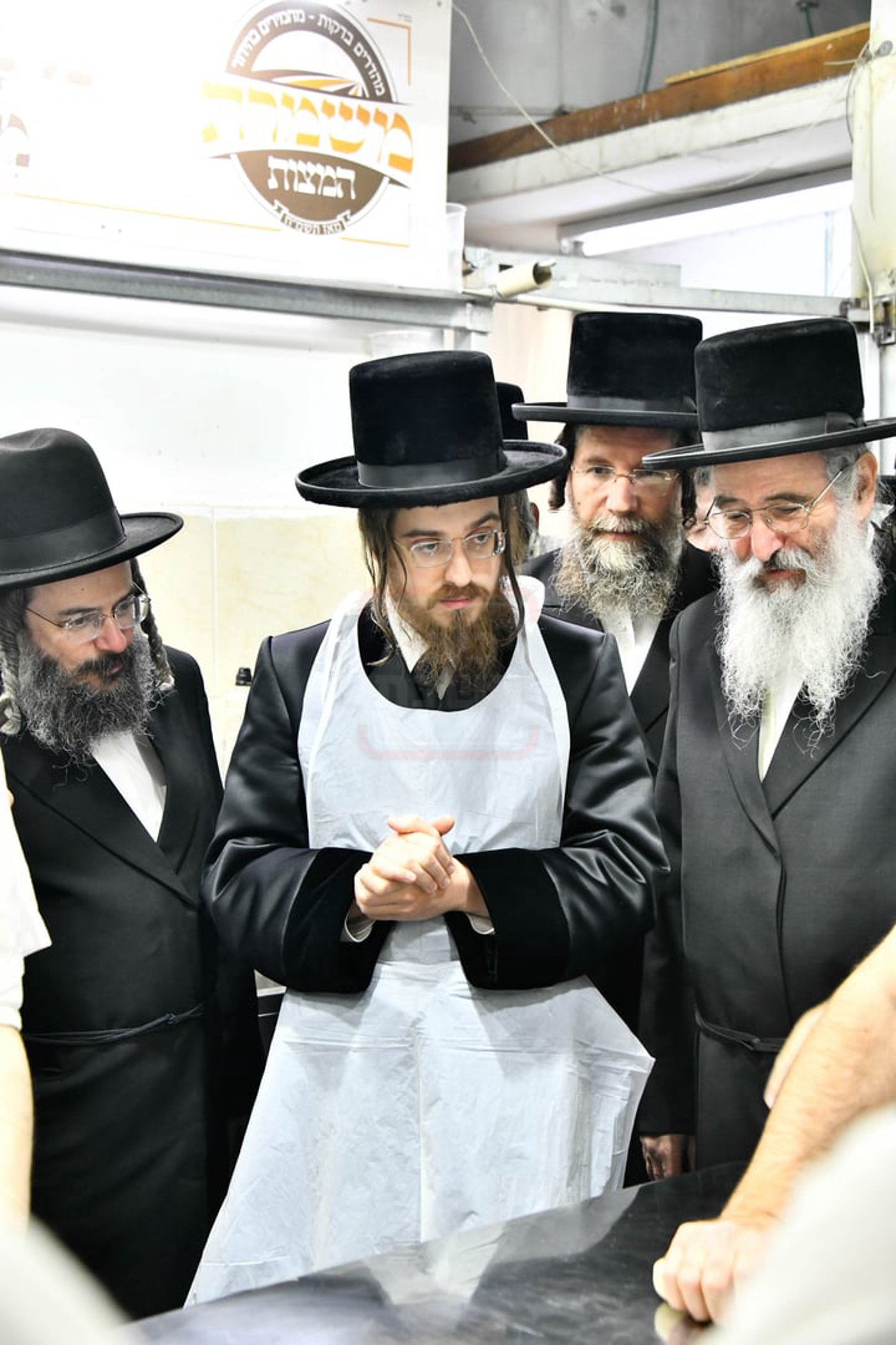 האדמו"ר מסאדיגורה באפיית המצות 