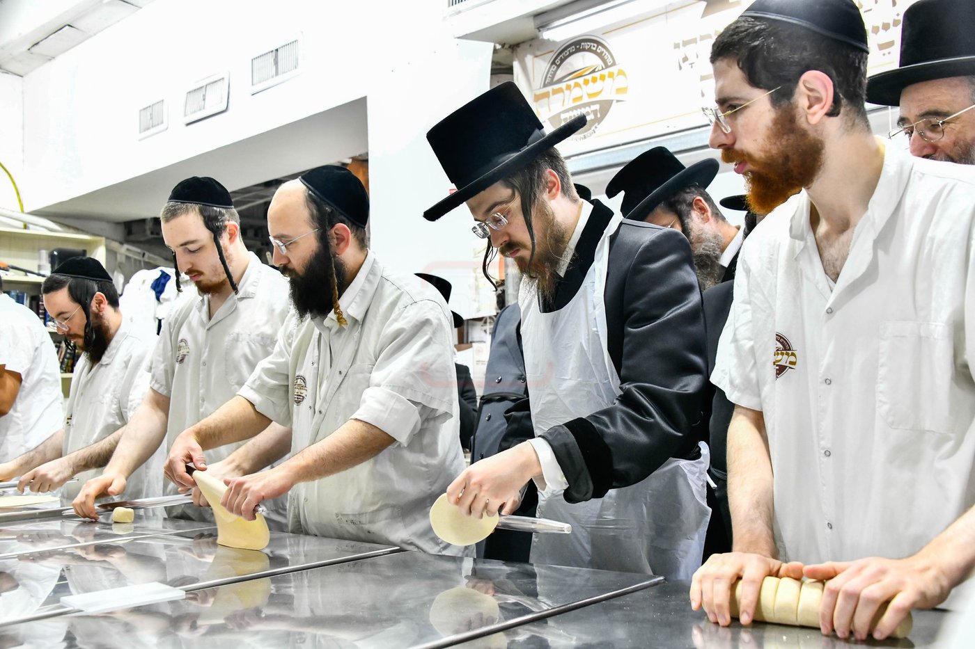 האדמו"ר מסאדיגורה באפיית המצות 