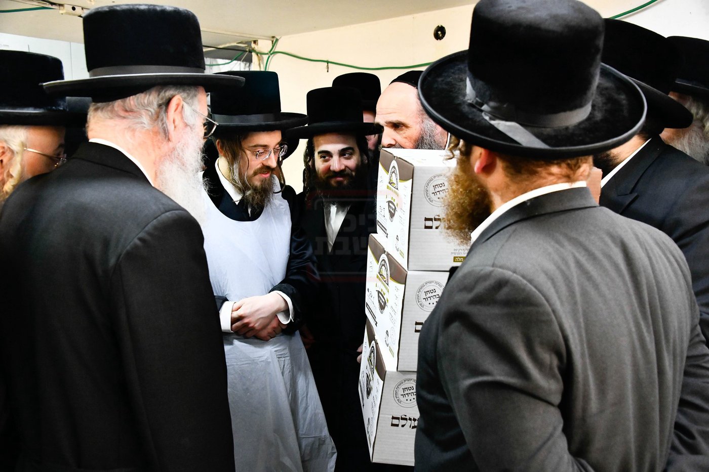 האדמו"ר מסאדיגורה באפיית המצות 