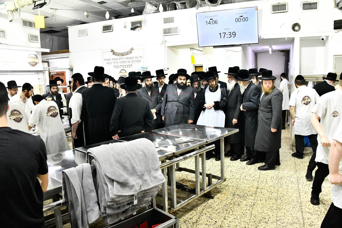 האדמו"ר מסאדיגורה באפיית המצות 