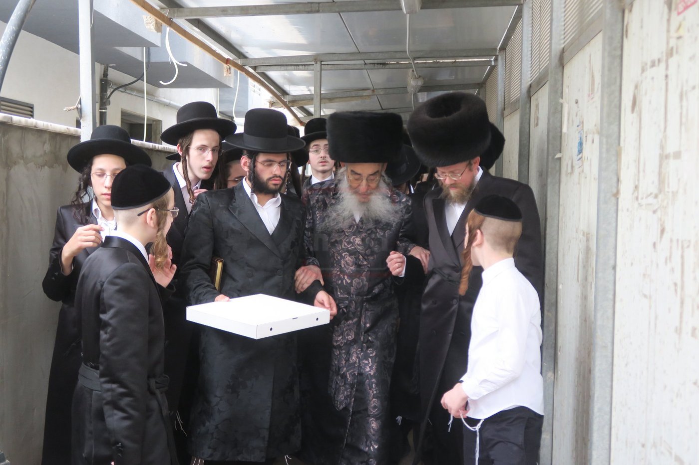 האדמו"ר מאלכסנדר באפיית מצות מצווה