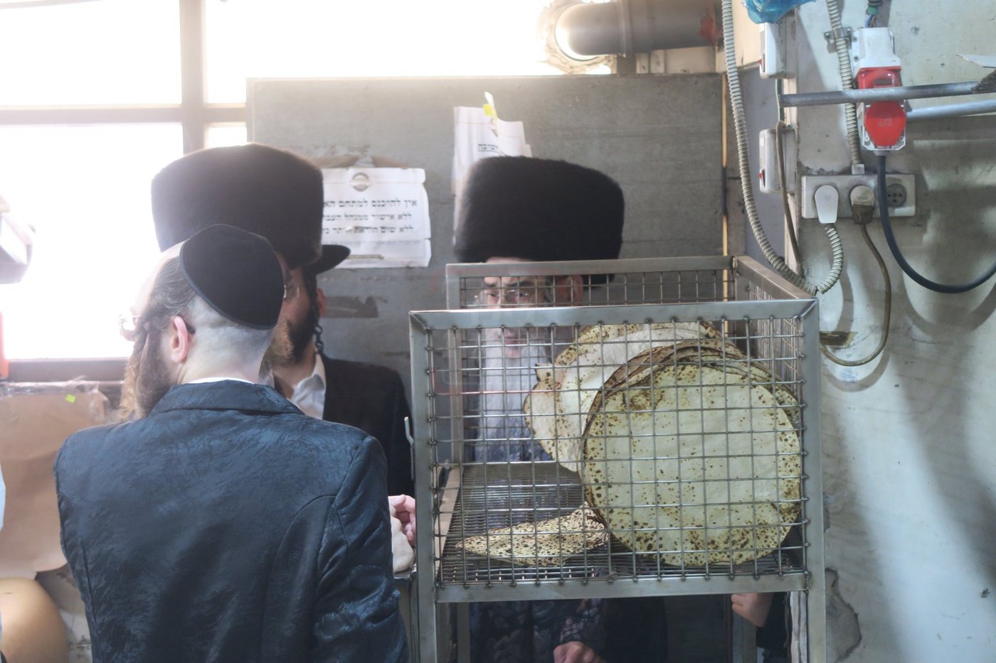 האדמו"ר מאלכסנדר באפיית מצות מצווה