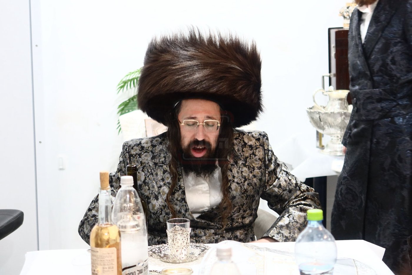 מוצ"ש חוה"מ פסח בחצה"ק מעזבוז