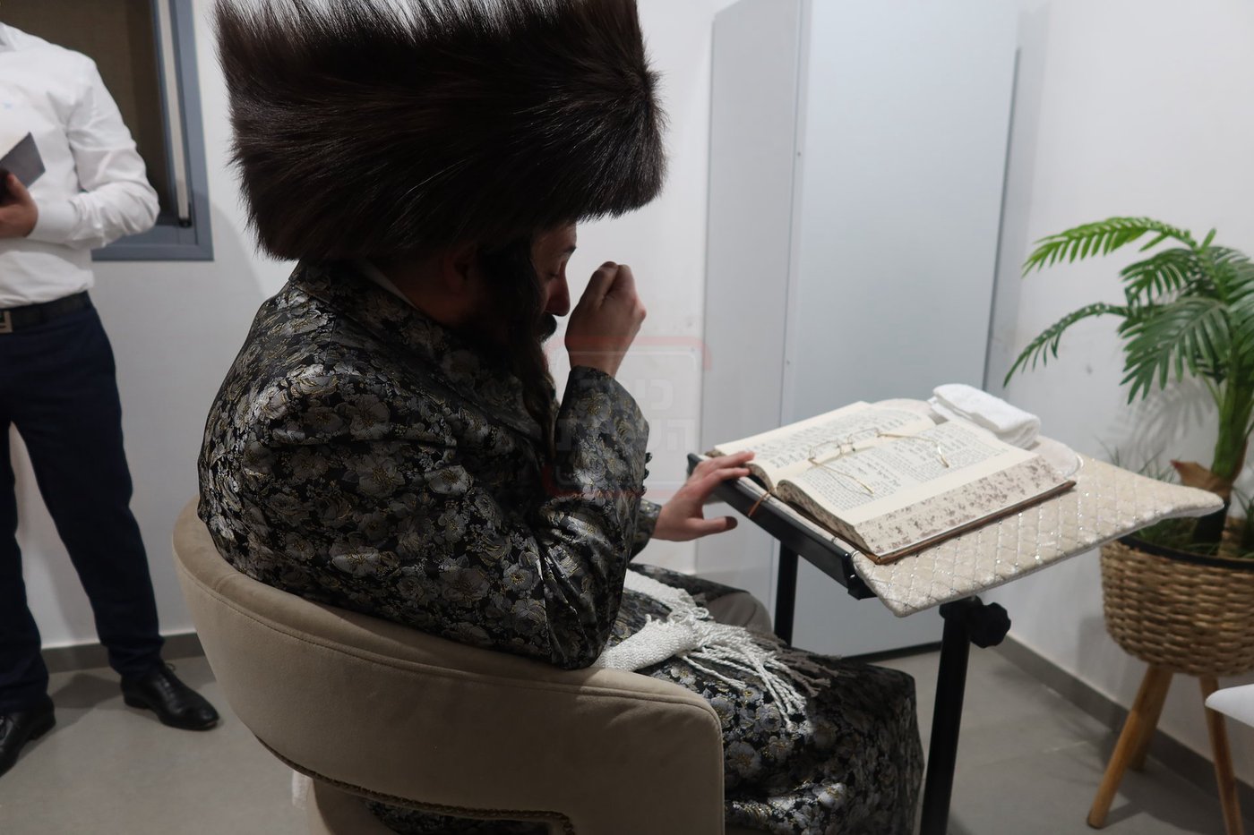 מוצ"ש חוה"מ פסח בחצה"ק מעזבוז