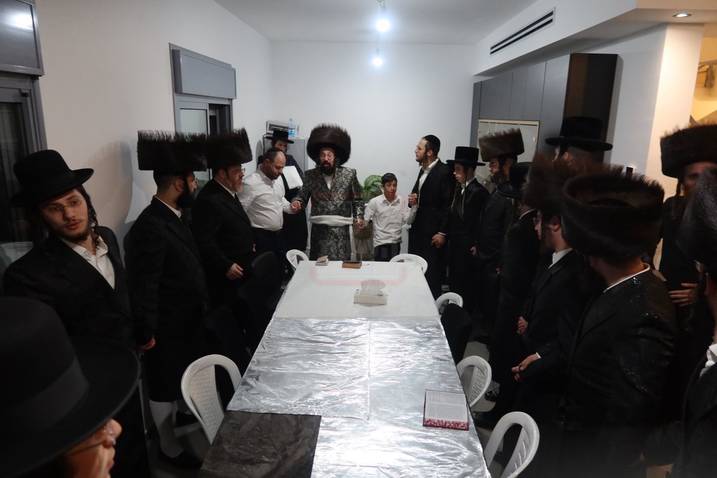 מוצ"ש חוה"מ פסח בחצה"ק מעזבוז