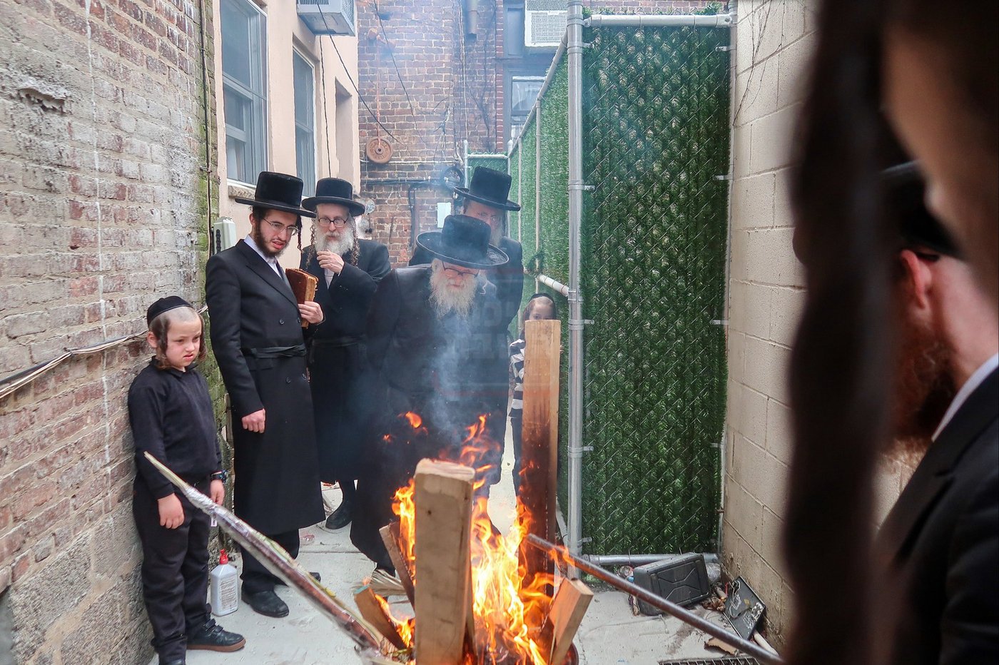 האדמו"ר מסערדאהעלי בשריפת חמץ