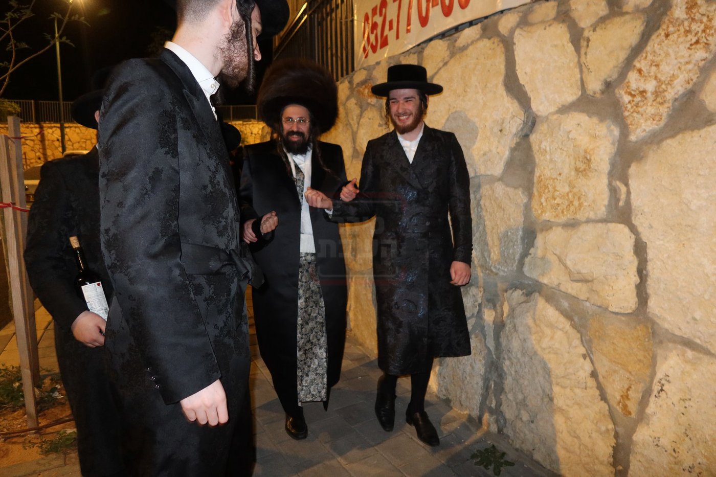 מוצ"ש חוה"מ פסח בחצה"ק מעזבוז