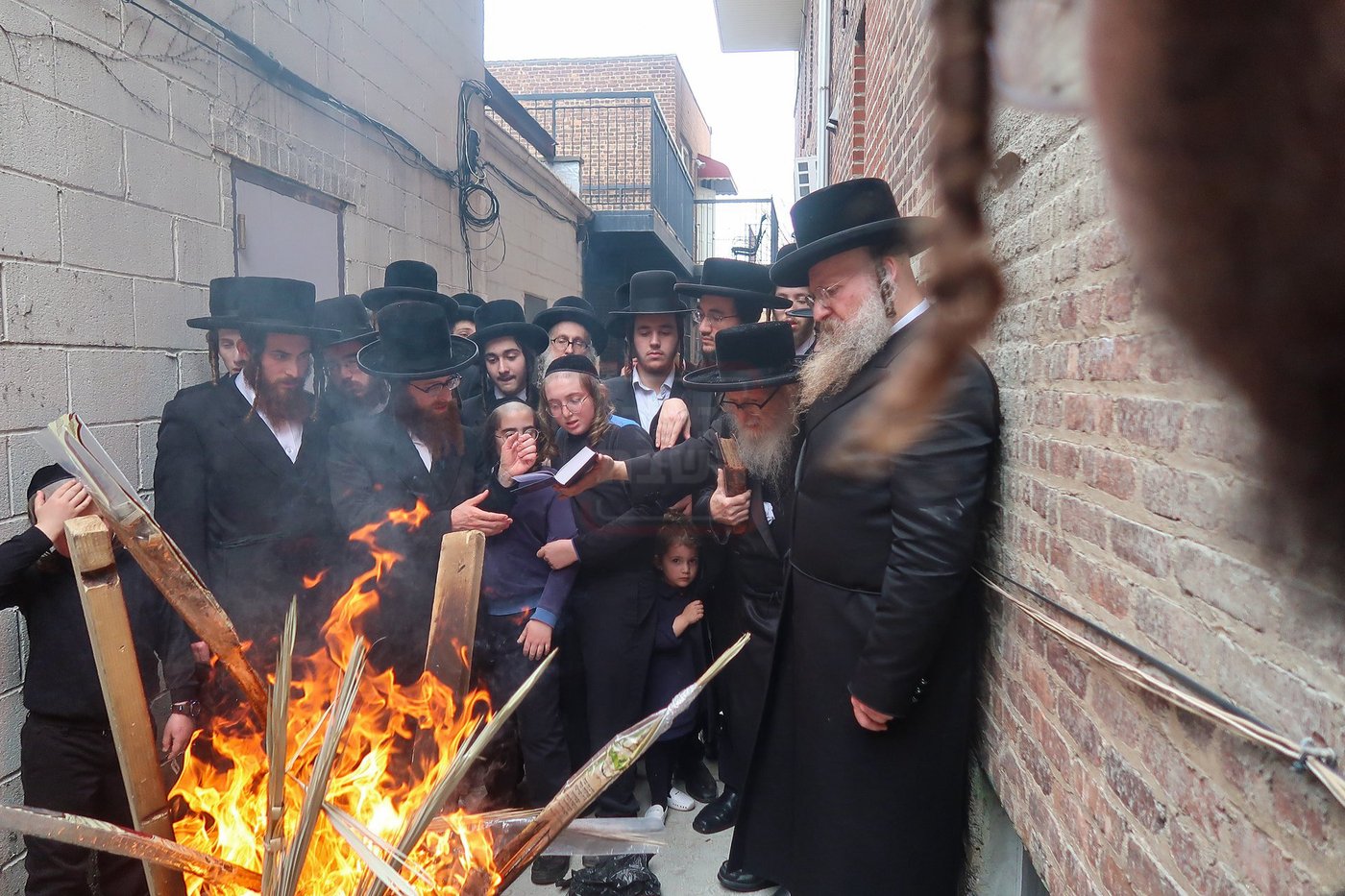 האדמו"ר מסערדאהעלי בשריפת חמץ