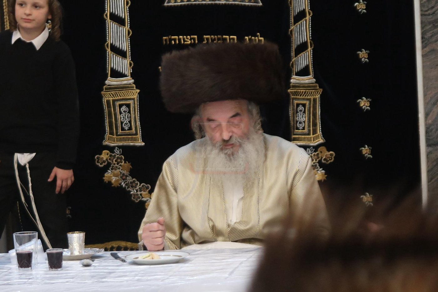 האדמו"ר מלעלוב בטיש חוה"מ פסח