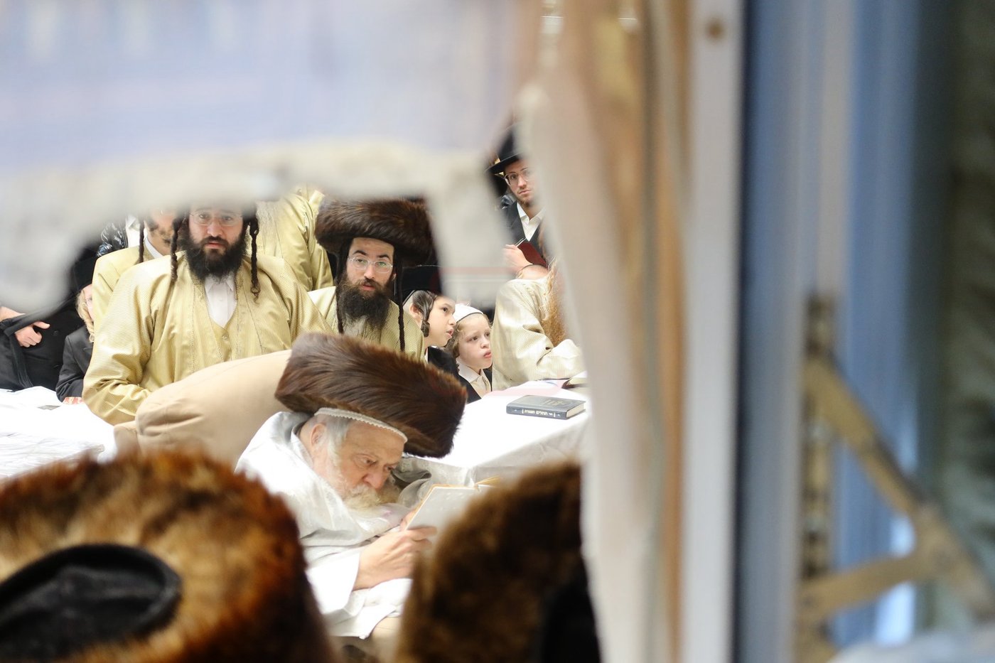 האדמו"ר מתולדות אברהם יצחק באפיית מצות