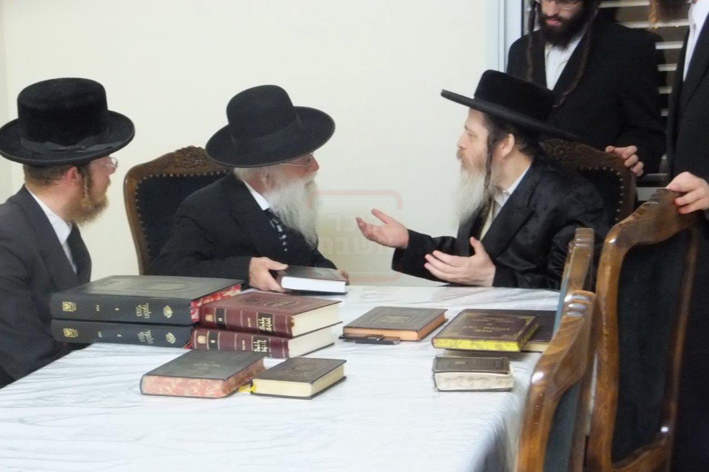 מראות חיי הגאון רבי אברהם אלטמן זצ"ל