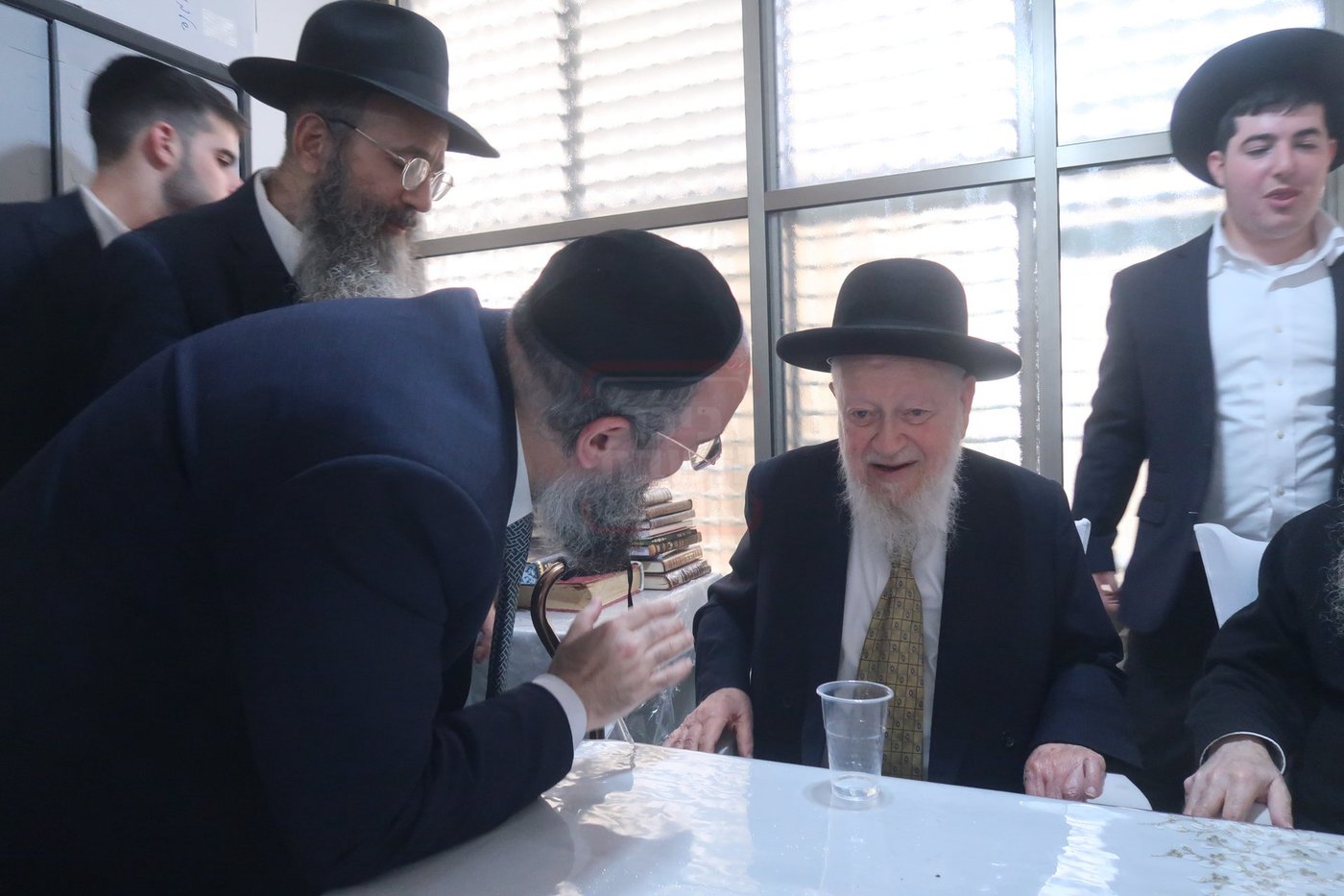 רבי עזרא בצרי בביקור חג אצל אחיו רבי דוד בצרי