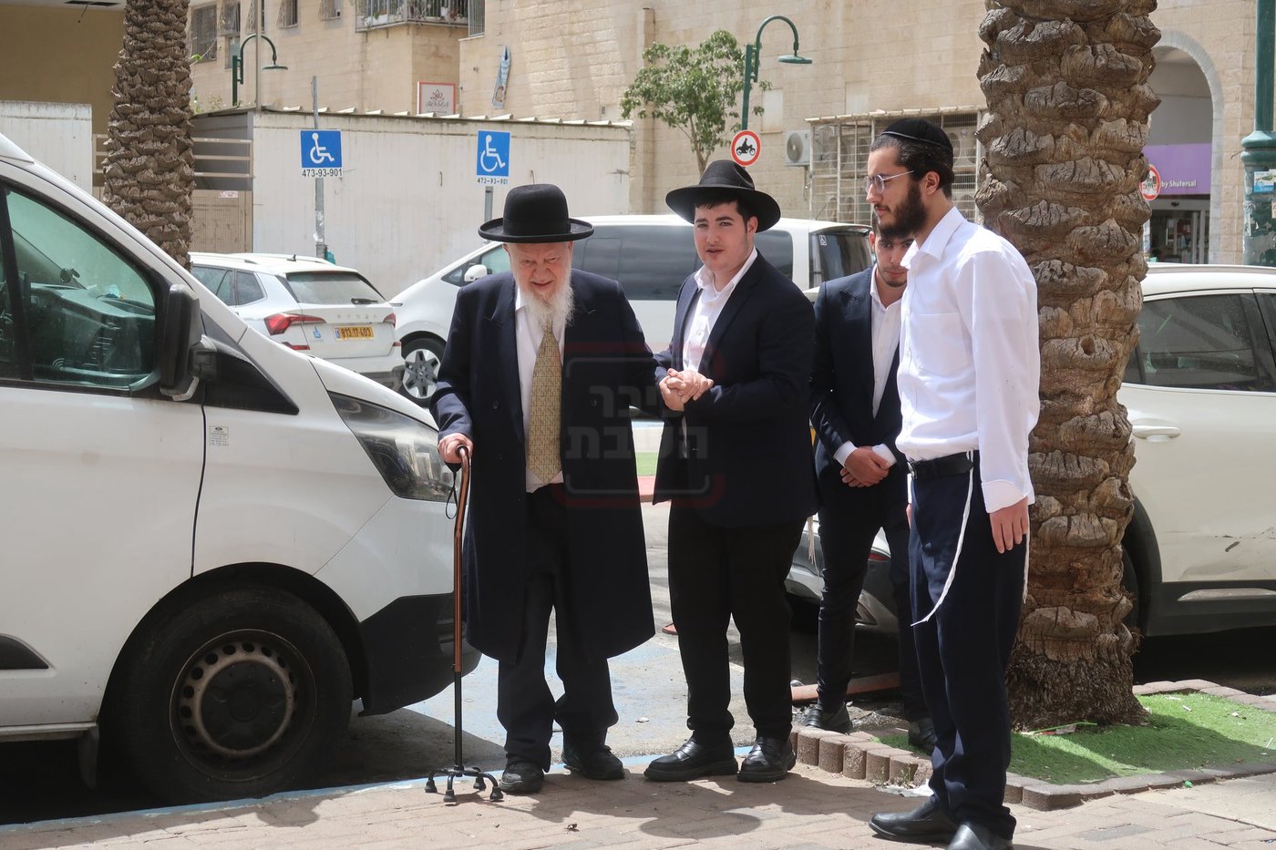 רבי עזרא בצרי בביקור חג אצל אחיו רבי דוד בצרי