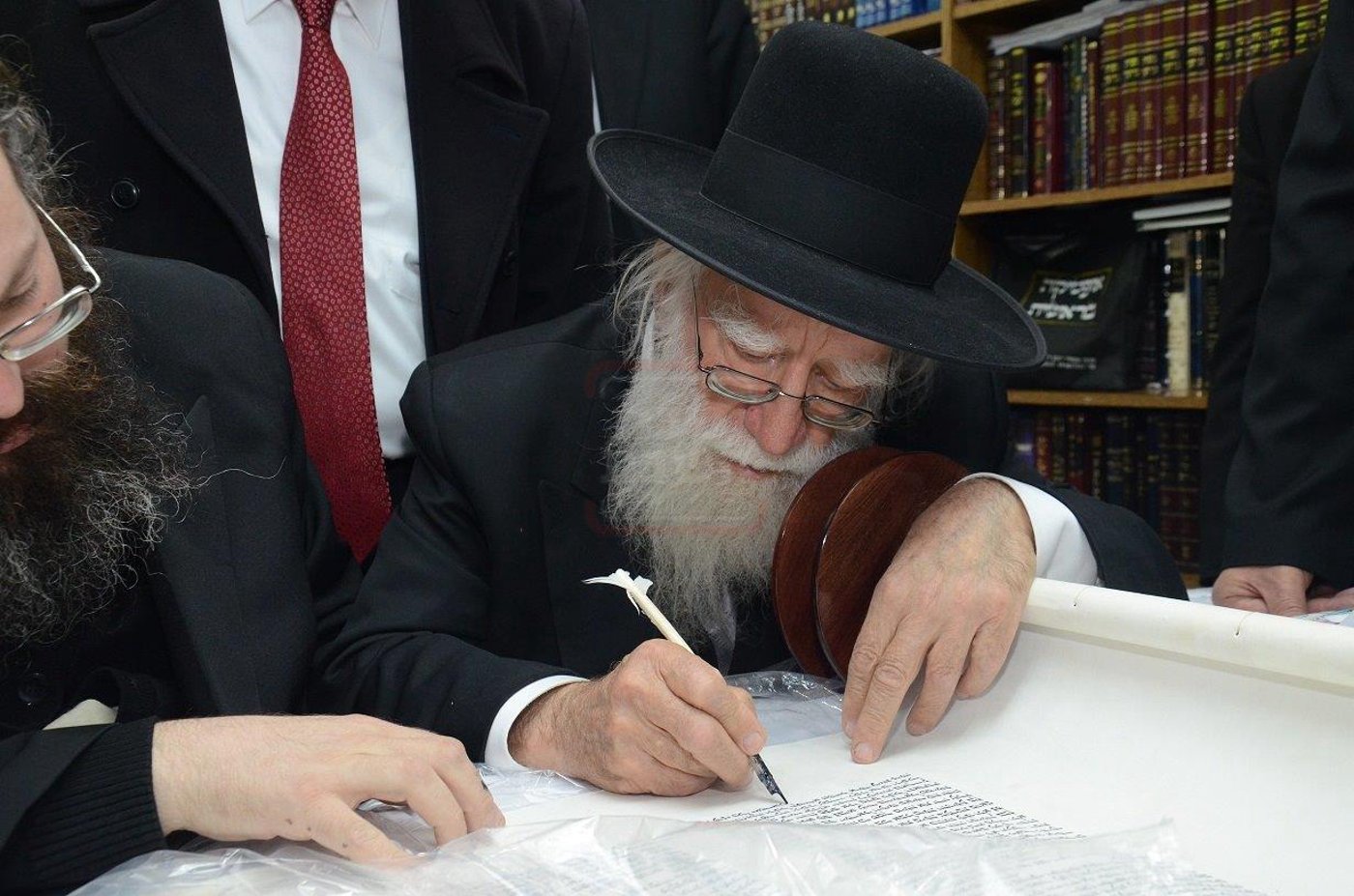 מראות חיי הגאון רבי אברהם אלטמן זצ"ל